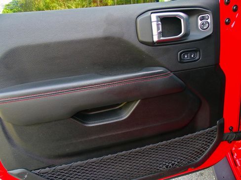 Used 2023 Jeep Wrangler Unlimited Rubicon 4xe image 15