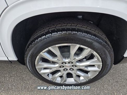 New 2026 GMC Acadia Denali w/ Super Cruise Package image 8