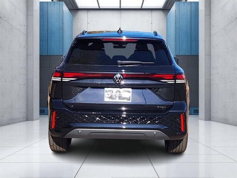 New 2026 Volkswagen Tiguan SE R-Line image 25