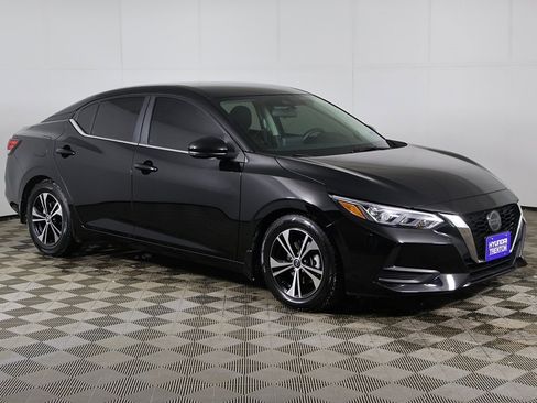 Used 2020 Nissan Sentra SV image 2