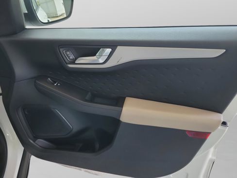 Used 2020 Ford Escape SEL image 25