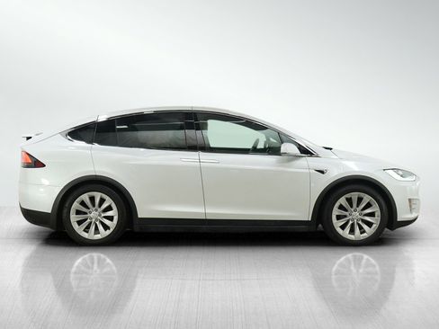 Used 2020 Tesla Model X Long Range AWD/4WD image 6