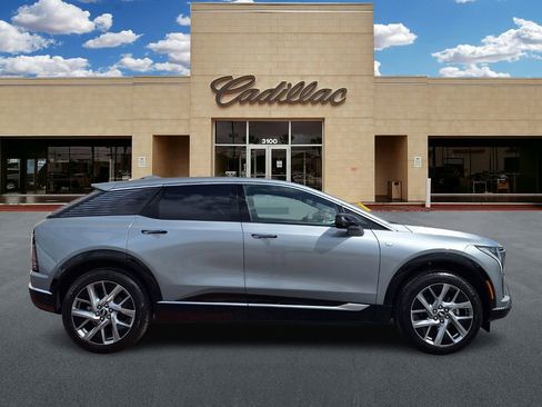 New 2026 Cadillac Optiq Luxury 2 RWD image 2