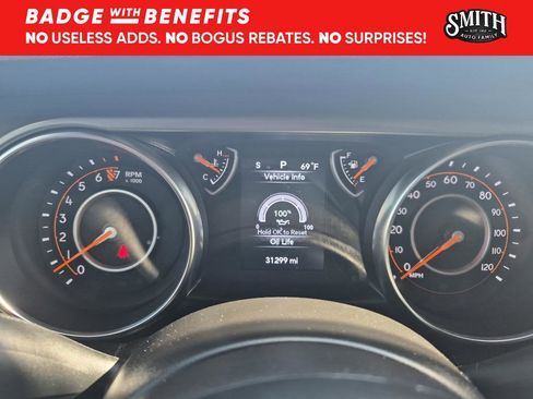 Used 2023 Jeep Gladiator Sport AWD/4WD image 19