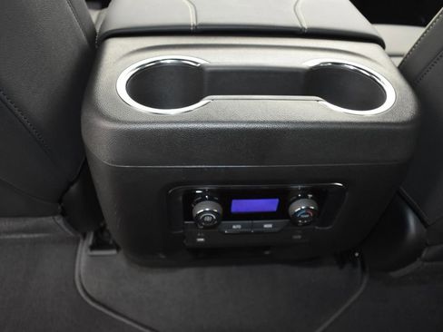 New 2025 Chevrolet Suburban Premier image 17