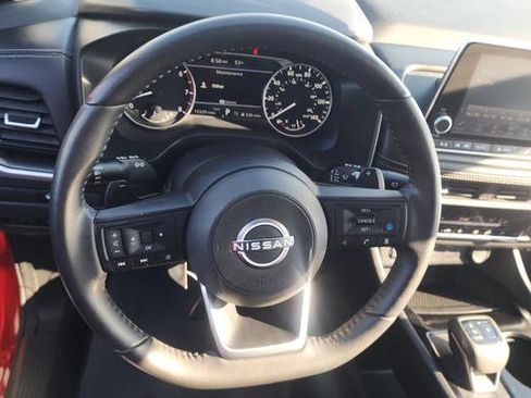 Used 2024 Nissan Rogue SV w/ SV Premium Package image 7