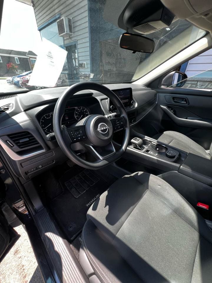 Used 2024 Nissan Rogue S AWD/4WD image 16