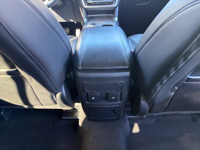 Used 2024 Ford Explorer XLT w/ Equipment Group 202A AWD/4WD image 38