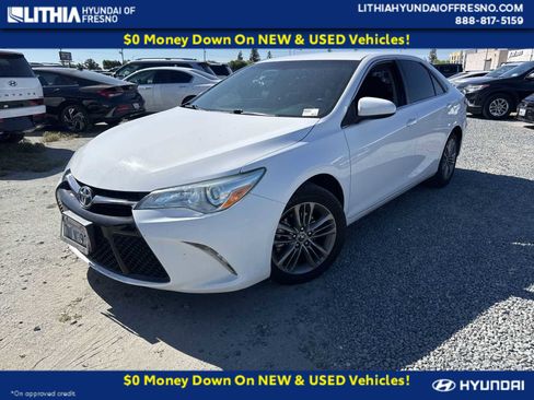 Used 2015 Toyota Camry SE image 1