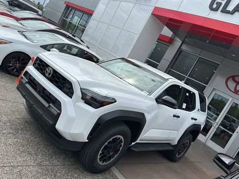 New 2026 Toyota 4Runner TRD Off-Road AWD/4WD image 3