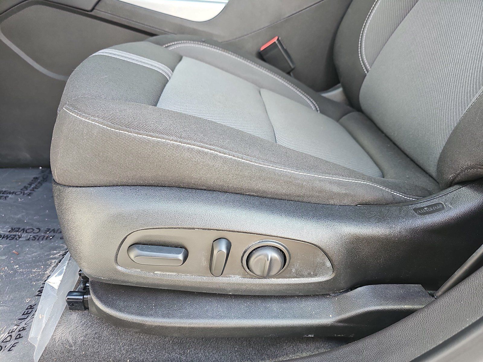 Used 2023 Chevrolet Blazer LT FWD image 16
