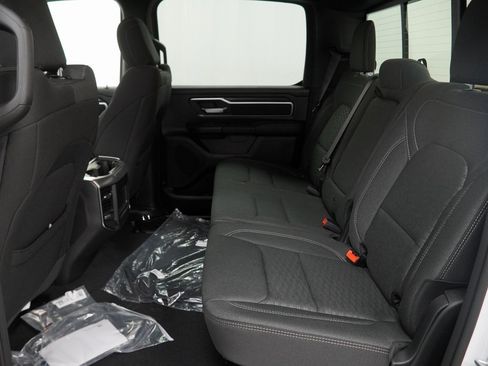 New 2026 RAM 1500 4x4 Crew Cab image 17