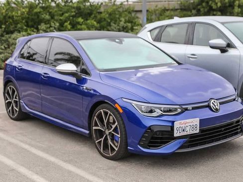 Used 2023 Volkswagen Golf R image 3