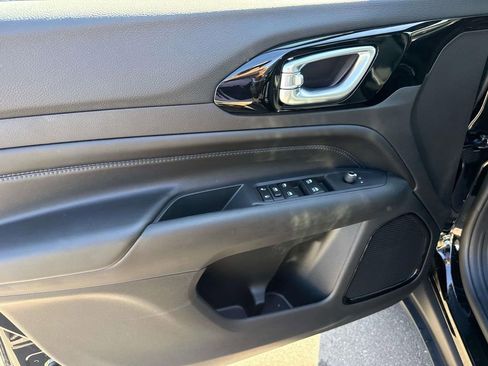 New 2026 Jeep Compass Latitude AWD/4WD image 21