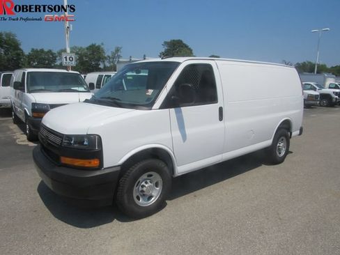 Used 2025 Chevrolet Express 2500 w/ Driver Convenience Package RWD image 1