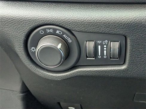 New 2026 Chrysler Voyager LX image 13