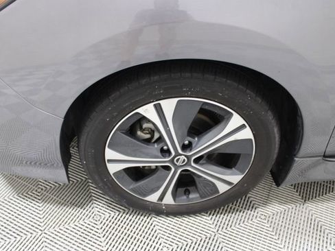 Used 2020 Nissan Leaf SV w/ SV Technology Package image 28