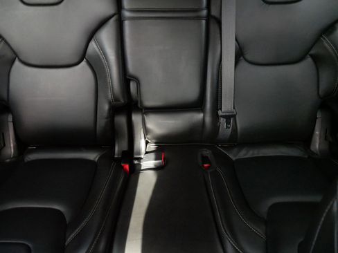 Used 2015 Jeep Cherokee Limited image 13