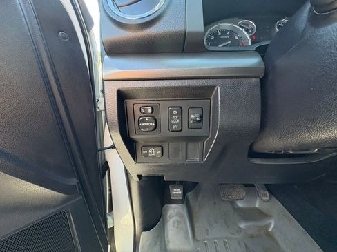 Used 2014 Toyota Tundra SR5 AWD/4WD image 17