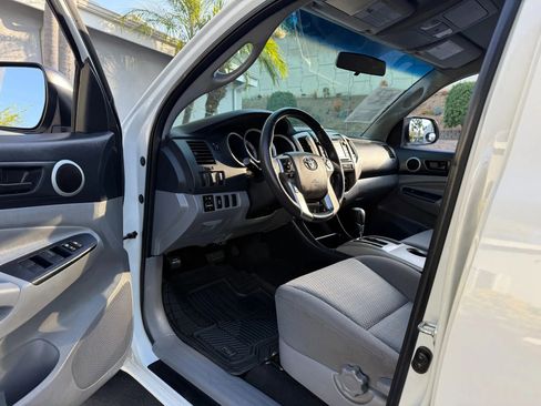 Used 2015 Toyota Tacoma 2WD Double Cab w/ SR5 Package image 9