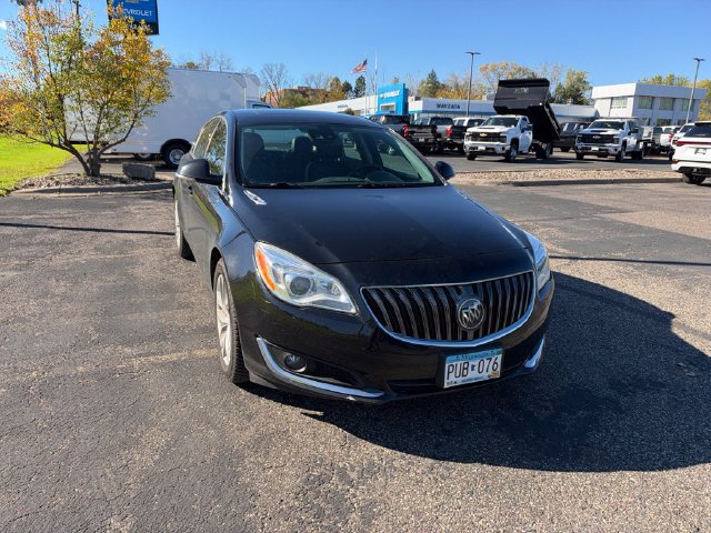 Used 2017 Buick Regal Premium w/ Driver Confidence Package #2 FWD image 12