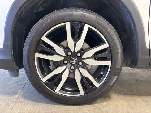 Used 2021 Honda Pilot Touring image 10