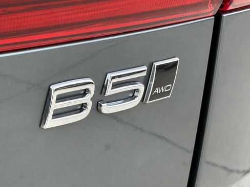 New 2026 Volvo XC60 B5 Ultra w/ Protection Package Premier image 9