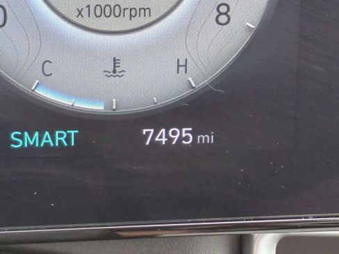 Used 2024 Hyundai Elantra Limited image 27