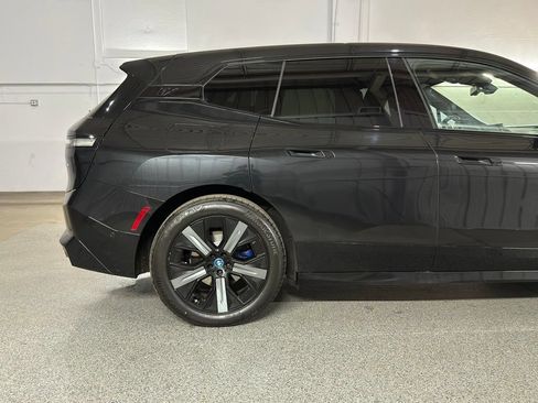 Used 2023 BMW iX xDrive50 w/ Sport Package AWD/4WD image 6