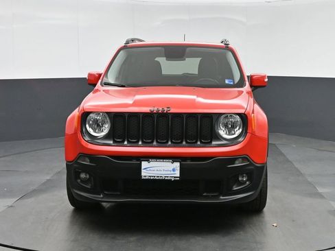 Used 2017 Jeep Renegade Altitude FWD image 2