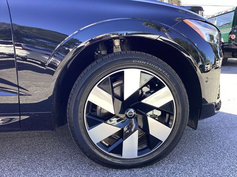 Certified 2025 Volvo XC60 T8 Plus w/ Protection Package Premier image 13