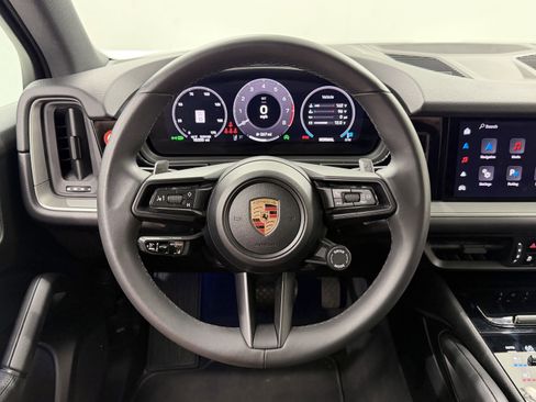 Certified 2025 Porsche Cayenne image 43