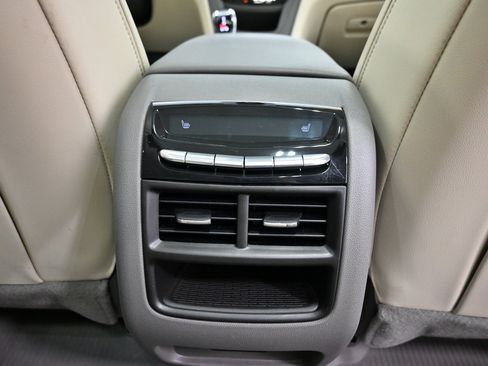 Used 2021 Cadillac XT5 Premium Luxury AWD/4WD image 32