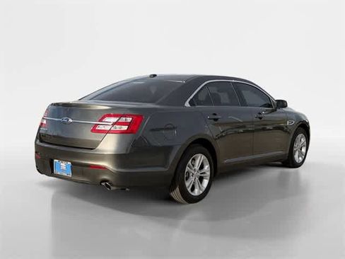 Used 2018 Ford Taurus SE image 10