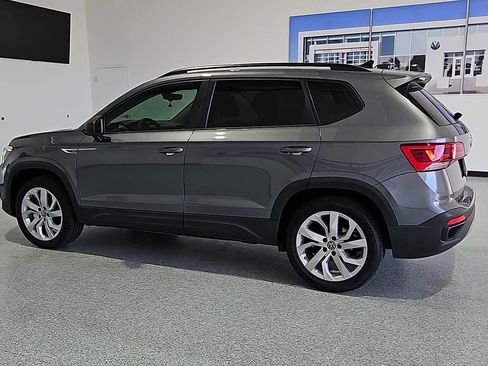 New 2026 Volkswagen Tiguan SE R-Line FWD image 7