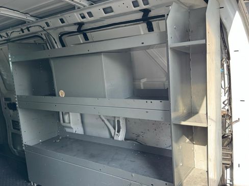 Used 2009 GMC Savana 3500 RWD image 27