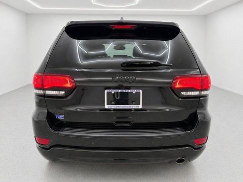Used 2019 Jeep Grand Cherokee Altitude AWD/4WD image 4