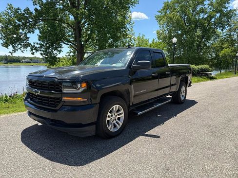 Used 2017 Chevrolet Silverado 1500 Custom w/ Custom Convenience Package AWD/4WD image 1