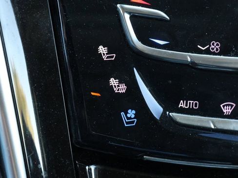 Used 2020 Cadillac Escalade Luxury image 21