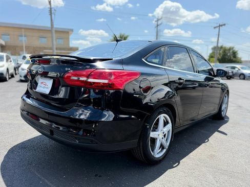 Used 2018 Ford Focus Titanium FWD image 3