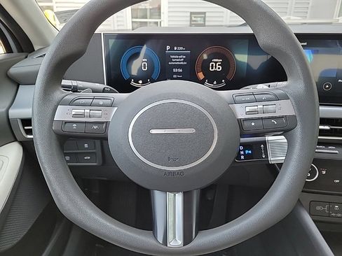 Used 2025 Hyundai Sonata SEL FWD image 16