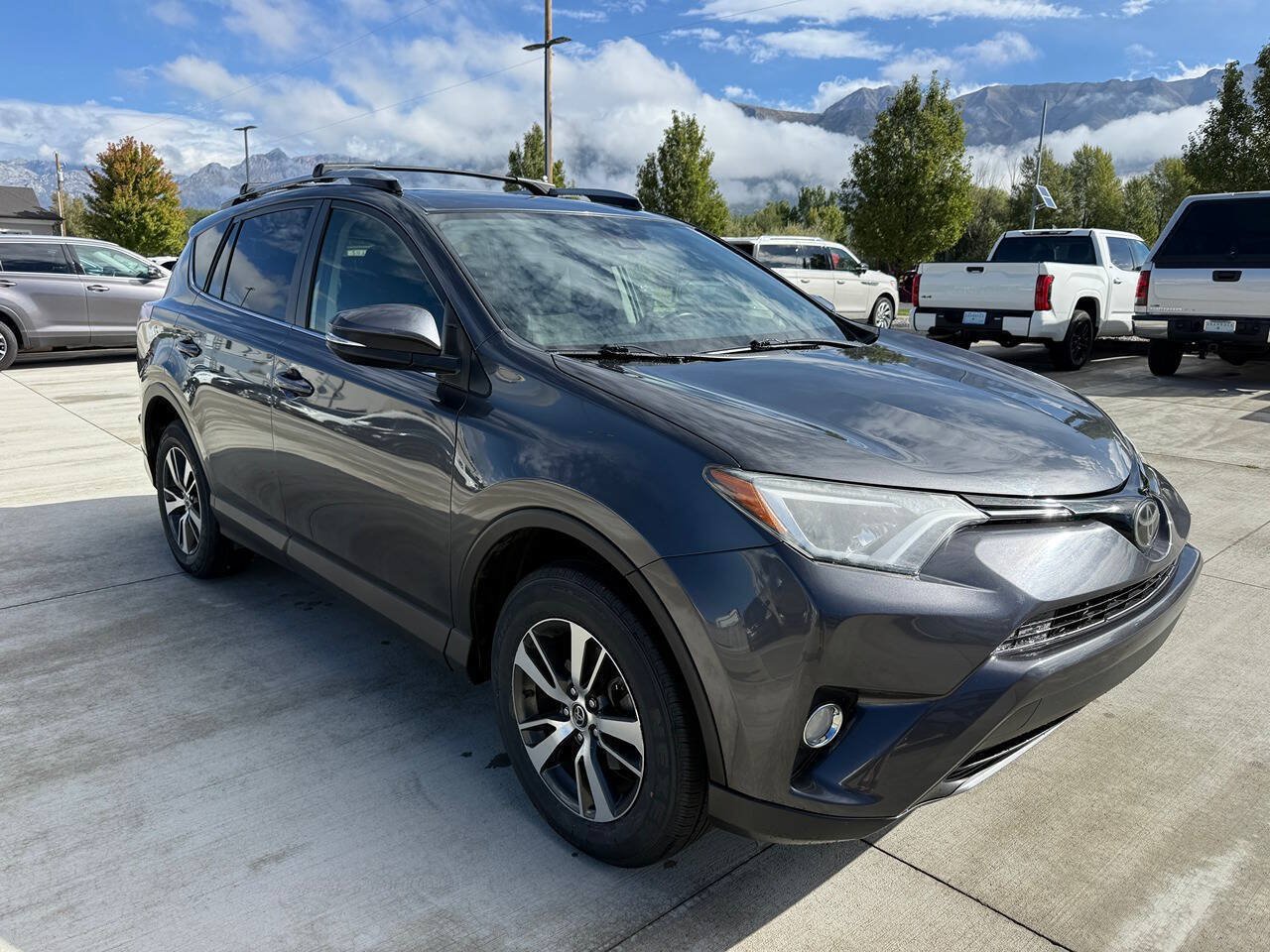 Used 2018 Toyota RAV4 XLE w/ Plus Extra Value Package AWD/4WD image 1