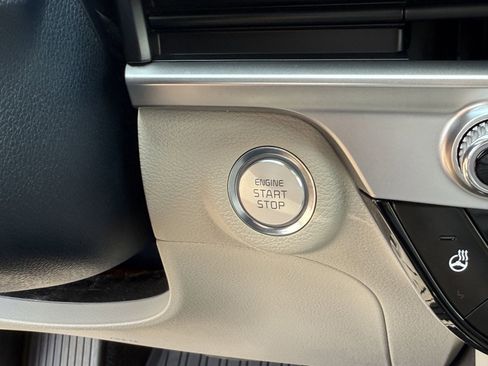 Used 2024 Kia Telluride EX w/ EX Captain's Chair Package AWD/4WD image 36