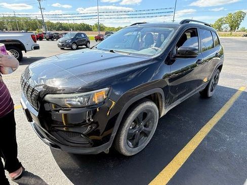 Used 2020 Jeep Cherokee Latitude Plus AWD/4WD image 1