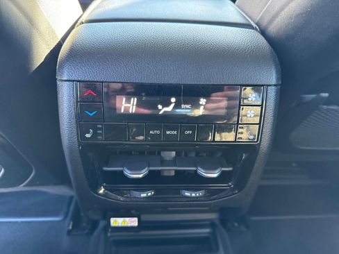 Used 2021 Jeep Grand Cherokee L Limited image 17