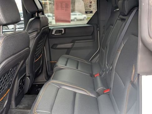 Used 2024 Ford Bronco Badlands image 30
