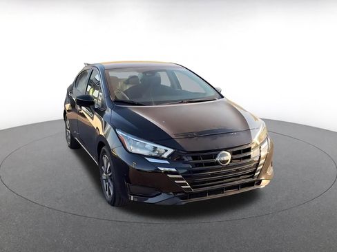 Used 2025 Nissan Versa SV image 3