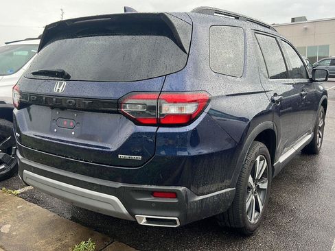 Certified 2025 Honda Pilot Touring image 4