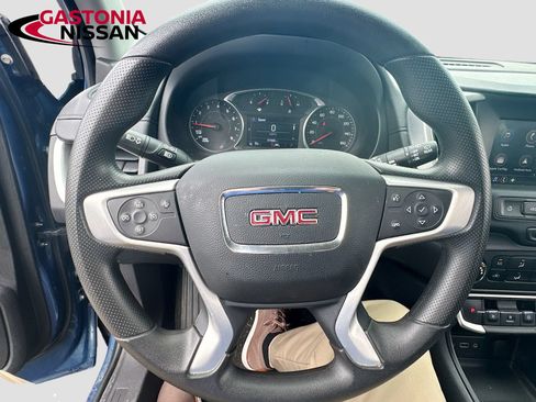 Used 2024 GMC Terrain SLE AWD/4WD image 13