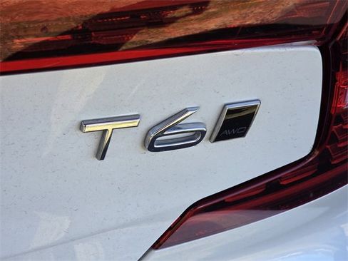 Used 2020 Volvo S60 T6 Momentum w/ Protection Package image 10